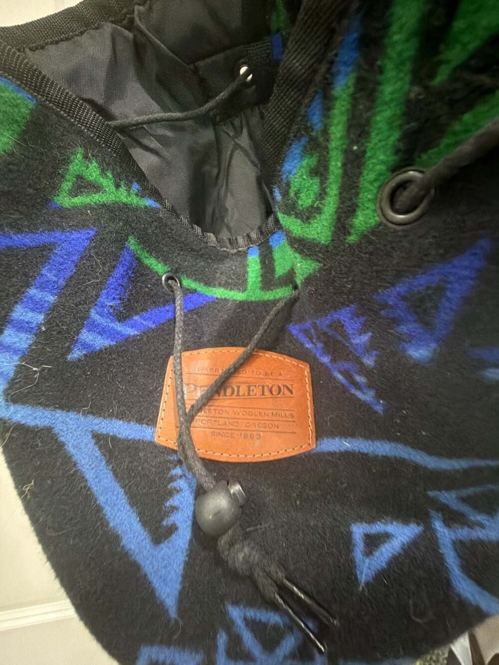 Pendleton Wool Aztec Geometric Pattern Drawstring Backpack with Suede Bottom - Picture 2 of 5